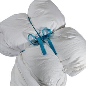 LUXE DOWN ALTERNATIVE WHITE IN WHITE CHECKED OVERFILLED FLUFFY COMFORTER! SZ TWN